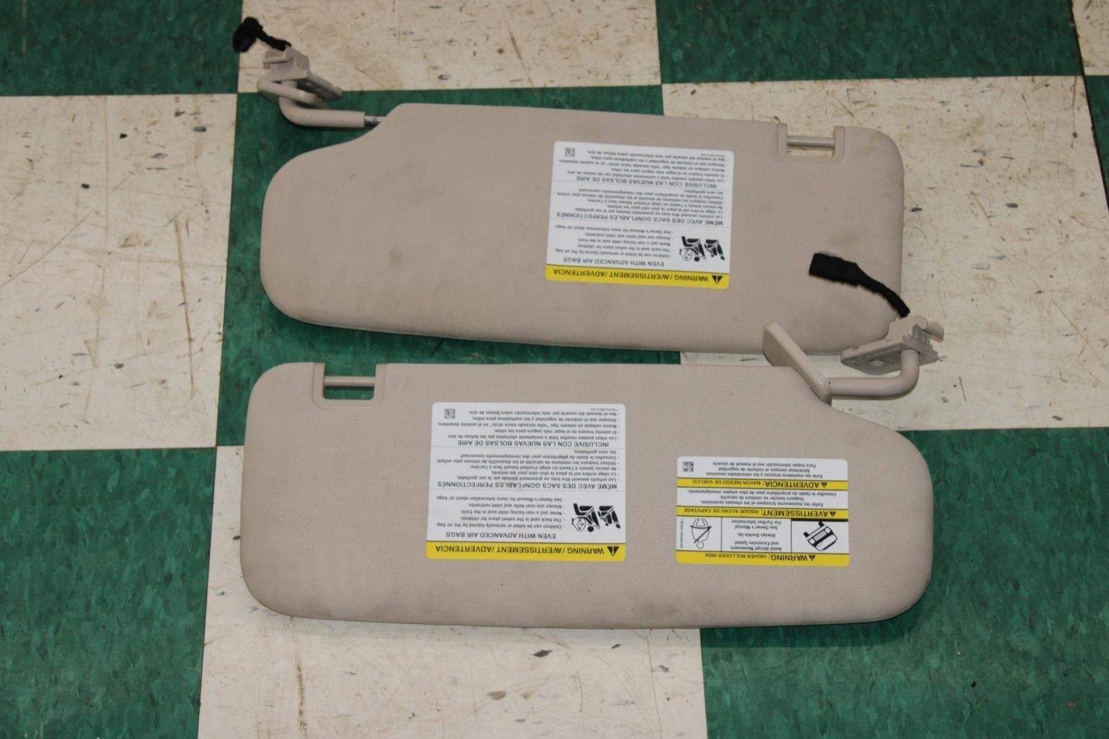 ⚠️NOTE⚠️ 20-25 Explorer Sandstone Interio Pair LH RH Sun Visor Factory OEM WTY