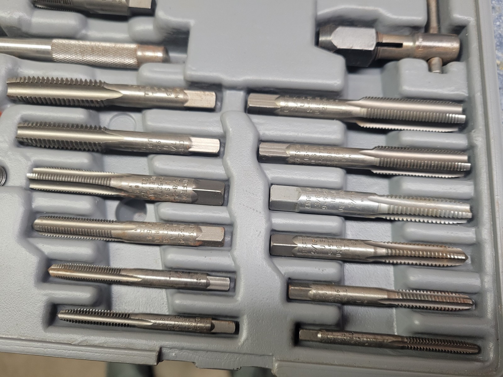 Craftsman USA 75-Piece SAE & Metric Tap and Die Set No 52377 (read description)