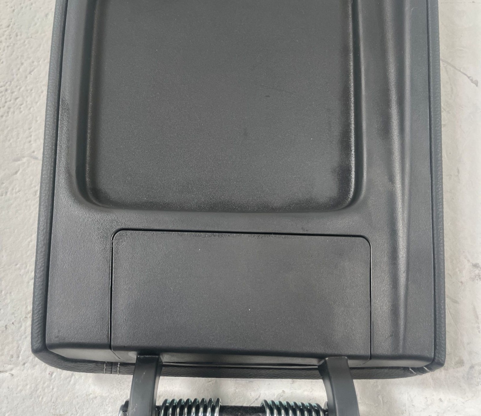 2022 – 2026 GENESIS G70 FRONT CENTER CONSOLE ARMREST STORAGE LID COVER # 110976