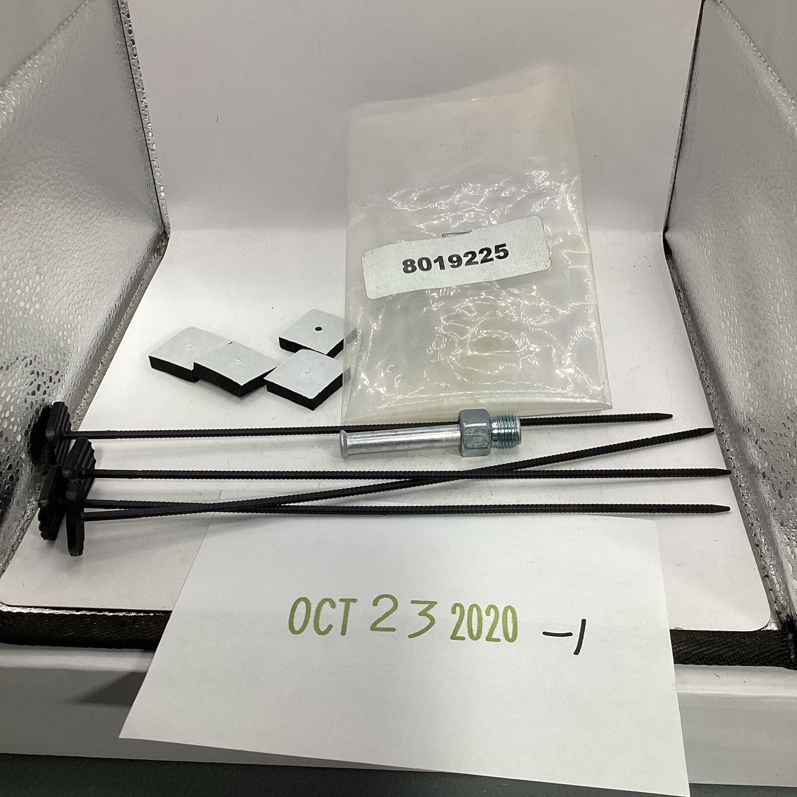 Universal Fan Straps Zip Tie 8019225 *missing parts*