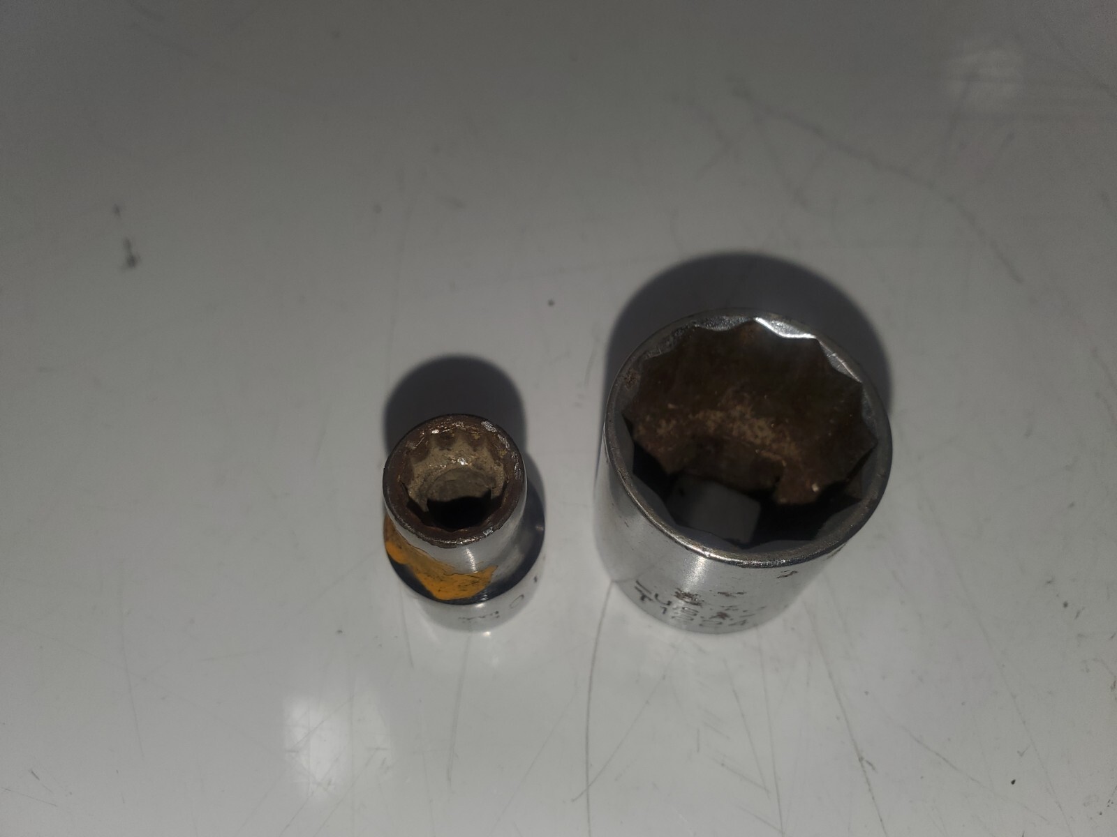 (2) Sockets Giller *3/8 Drive 5/16 310 6Pt-*MM 3/4 T1224 12Pt