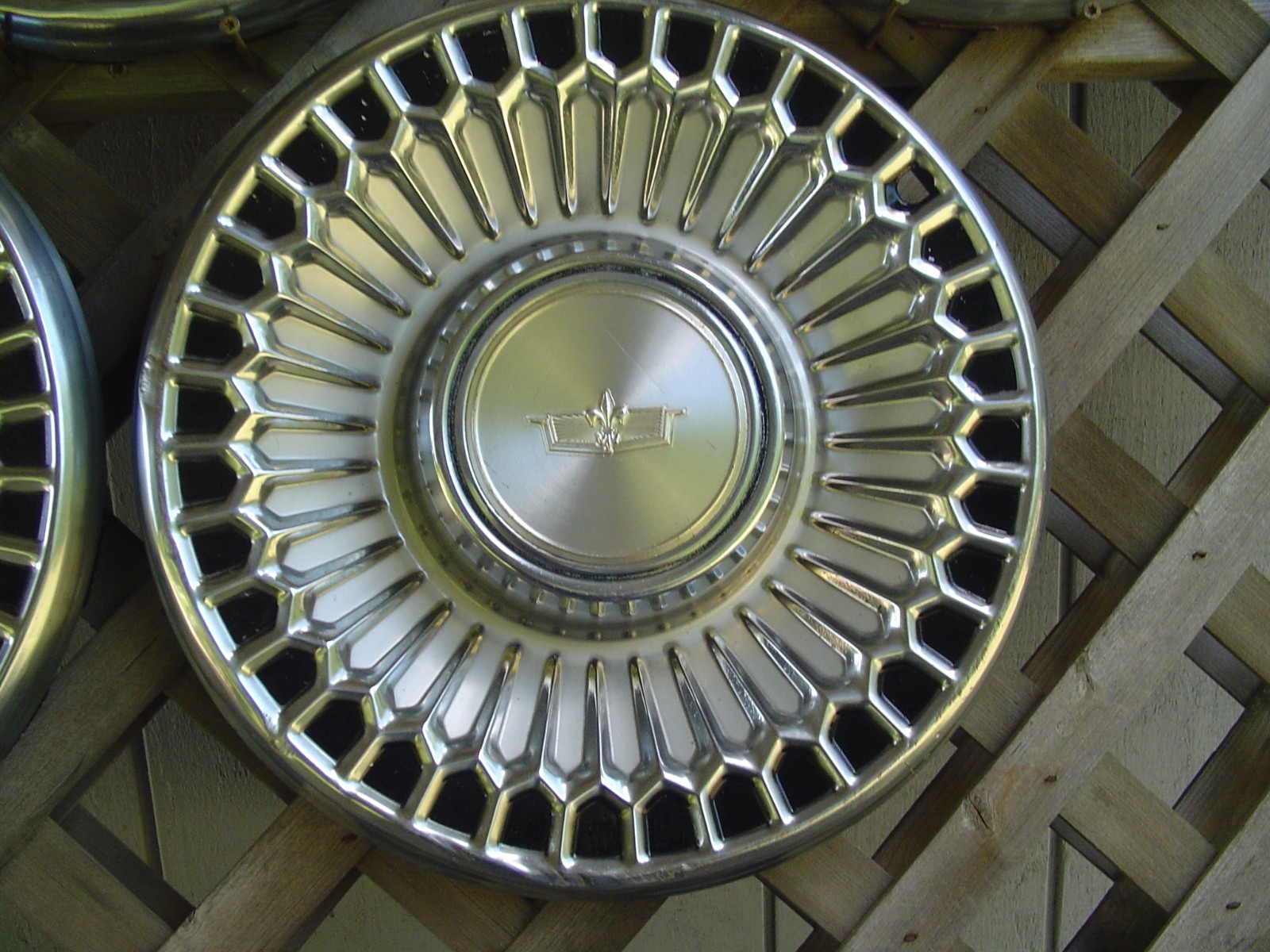 1977 1978 1979 CHEVY CHEVROLET CAPRICE VINTAGE HUB CAPS WHEEL COVERS CENTER CAP