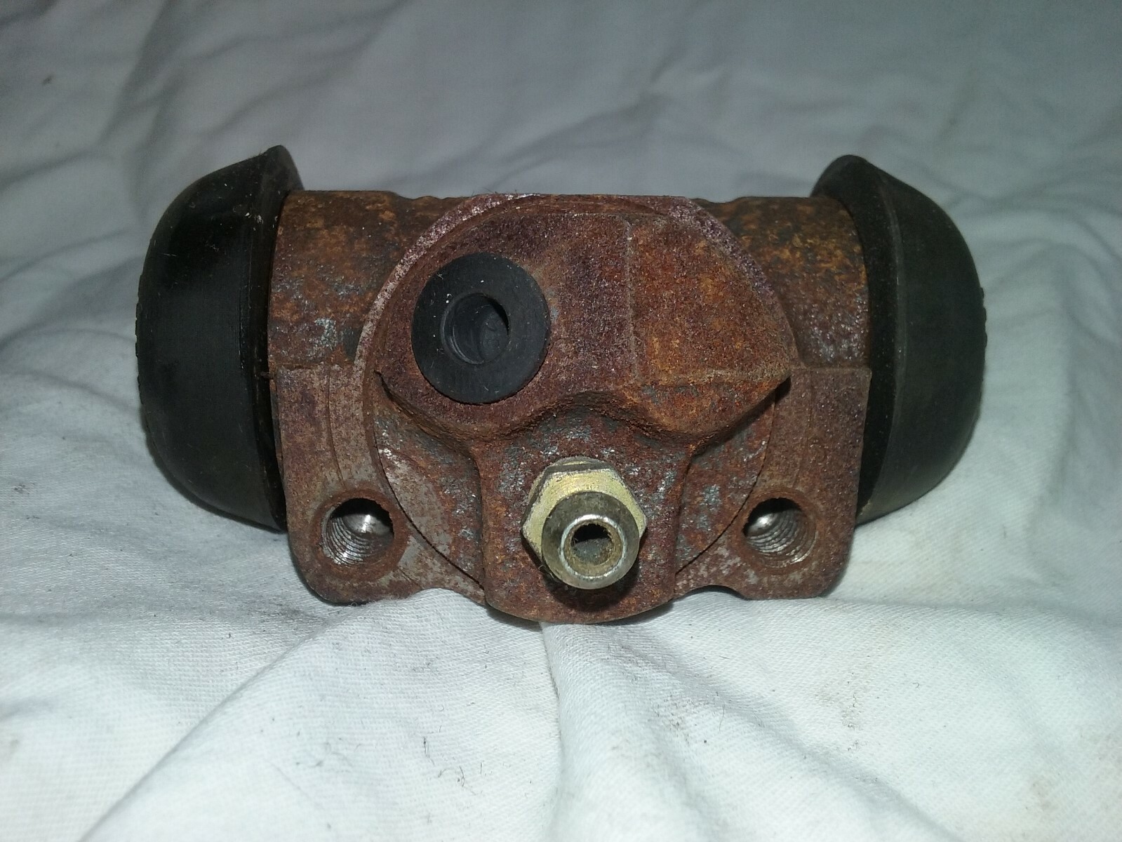 1973-1977 Ford Wheel Cylinder NOS Right Rear D3TZ-2261-C F150 F250 – 812F