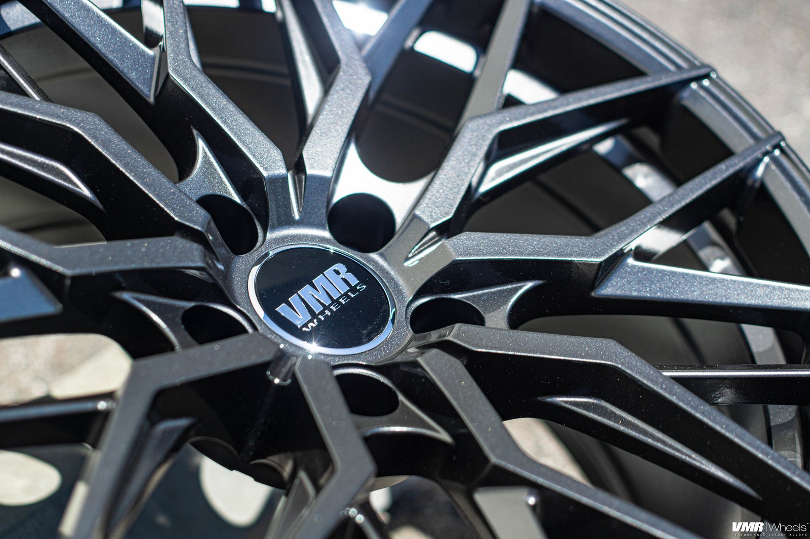 (1) VMR Wheel V802 19×8.5 et35 | 5×120 | 72.6mm Bore | Anthracite Metallic