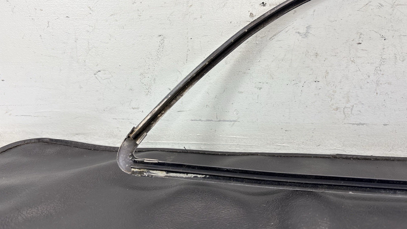 1978-1991 Porsche 928 Passenger Side Rear Quarter Window Trim