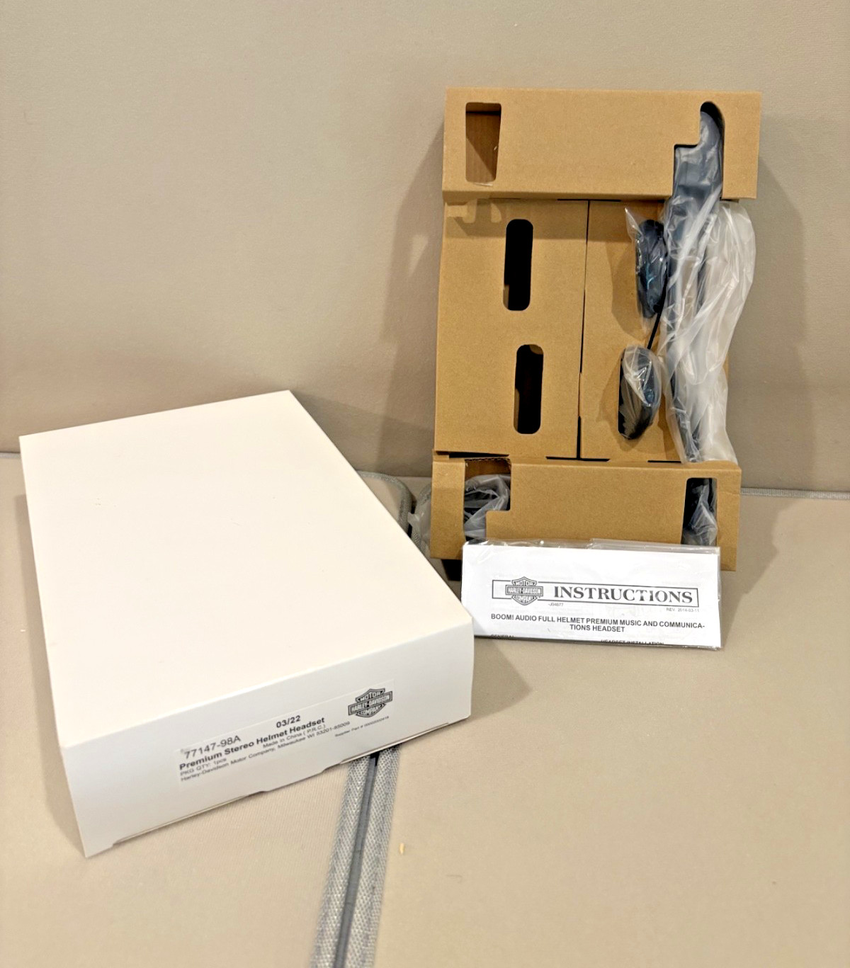 Harley Davidson Premium Stereo Wired Headset 77147-98A Microphone New In Box