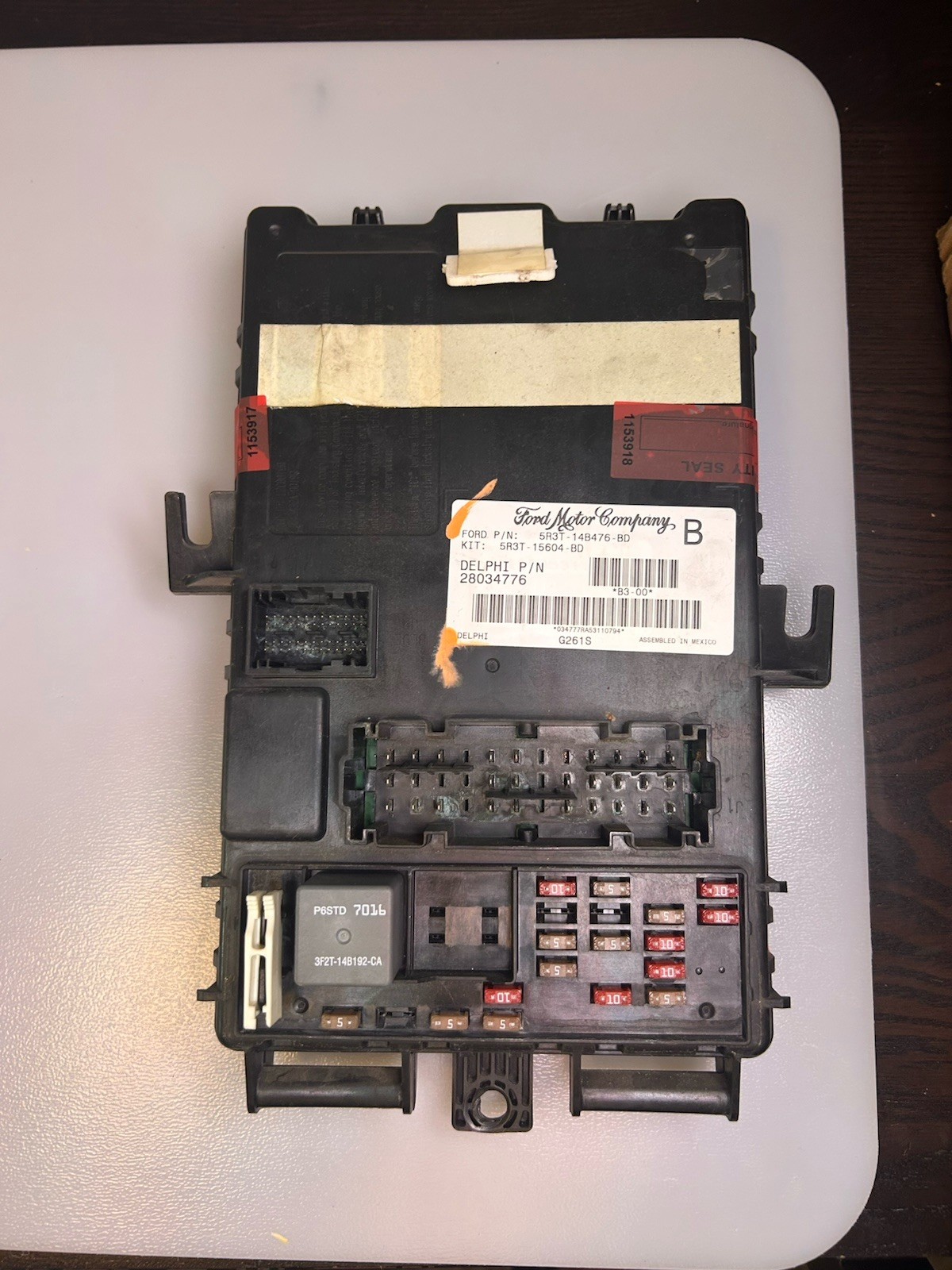 05-06 Ford Mustang FUSE BOX POWER BCM BCU Body Control Module 5R3T-14B476-BD