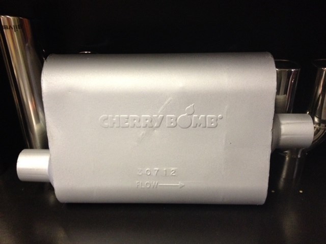 CHERRY BOMB 7404CB MUFFLER PRO SERIES 2″ INLET OFFSET / CENTER 19″ LONG OVAL