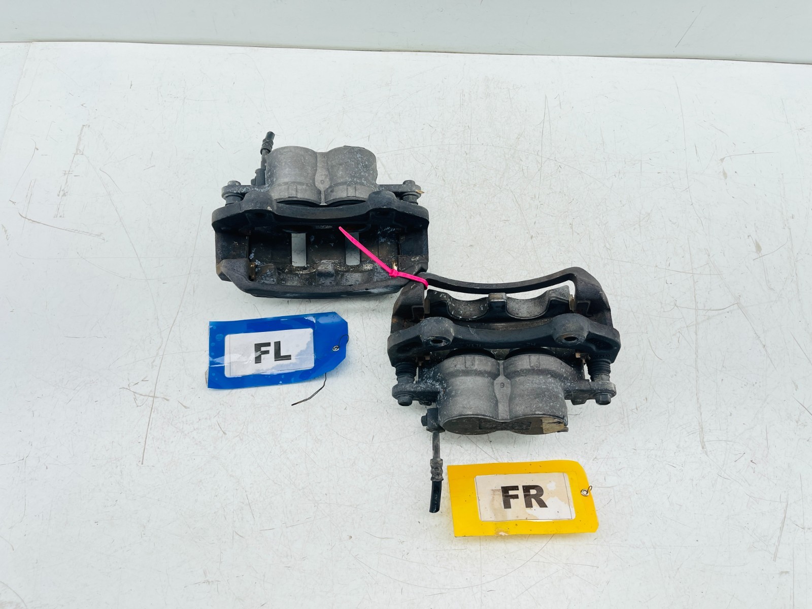08-14 Cadillac CTS Front Left & Front Right Brake Calipers Set of 2 OEM
