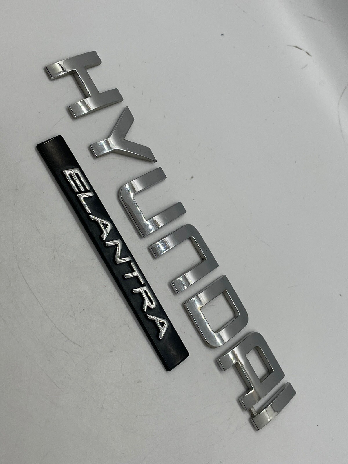2009 – 2012 HYUNDAI ELANTRA TOURING CHROME REAR TAILGATE EMBLEM LOGO BADGE SIGN
