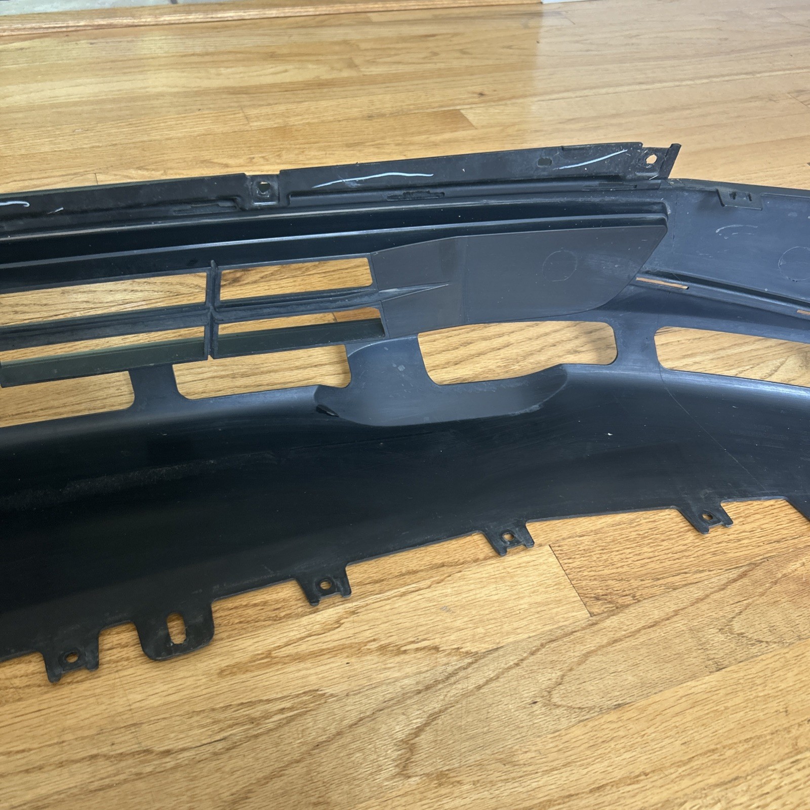 2019 2020 2021 Chevrolet Blazer L Front Lower Bumper Cover Grille 55118577 OEM