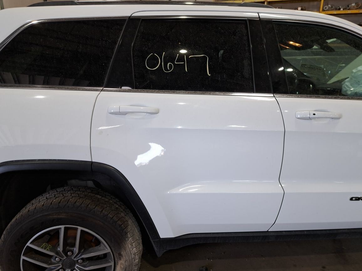 2020 Grand Cherokee Right Passenger Side Rear Door Assembly Color: White Pw7