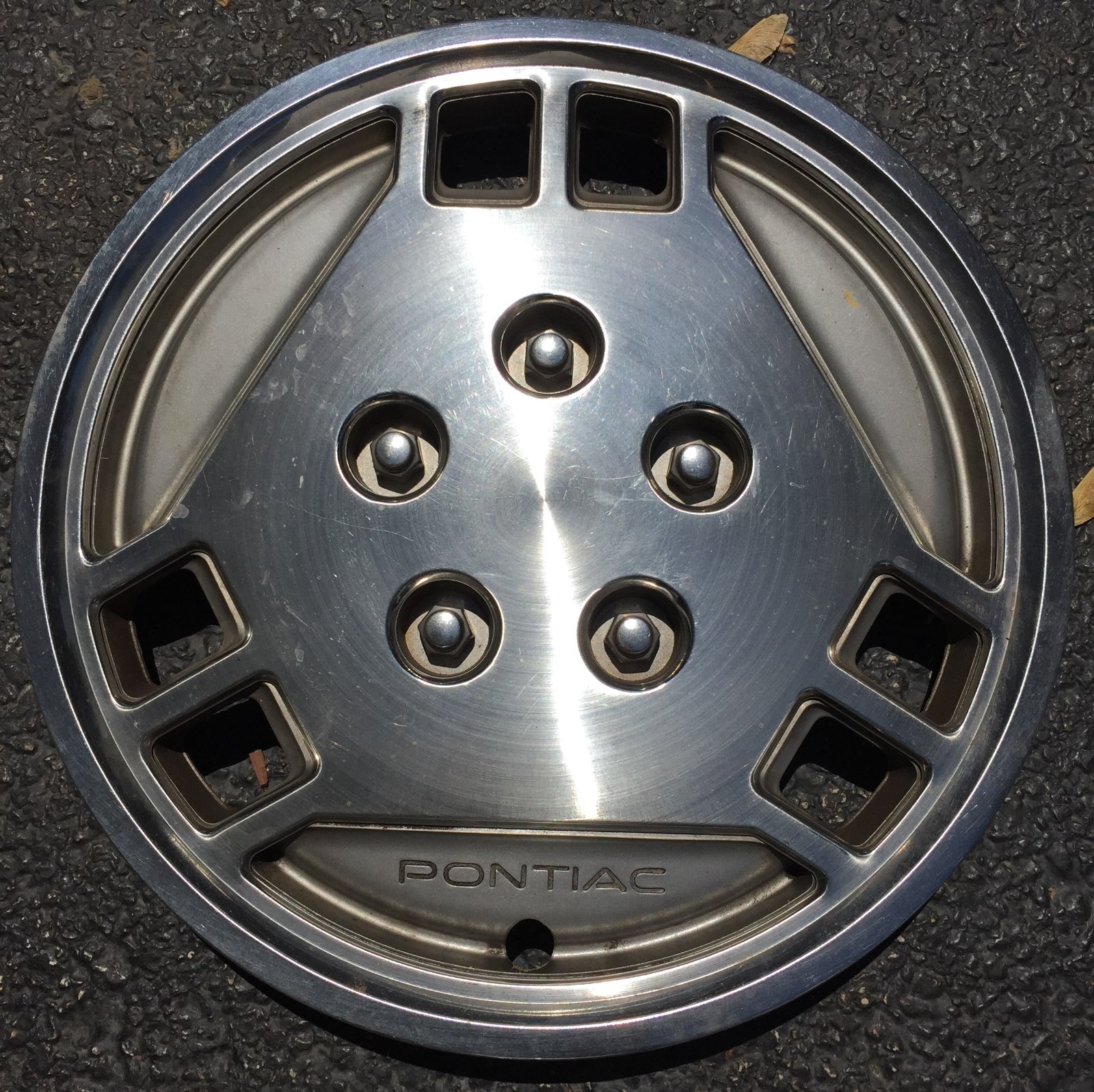88 89 90 PONTIAC GRAND PRIX TRANS SPORT 14″ HUBCAP HUB CAP 10091778 WHEEL COVER
