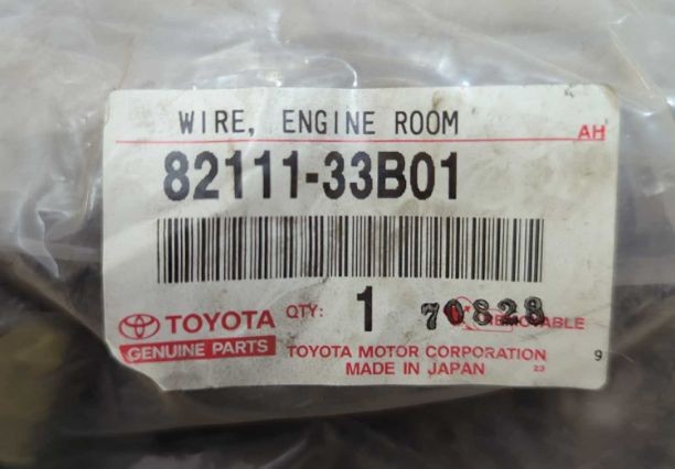 New OEM Toyota Engine Bay Fuse Box Wiring Harness 2004-2006 Camry 82111-33B01