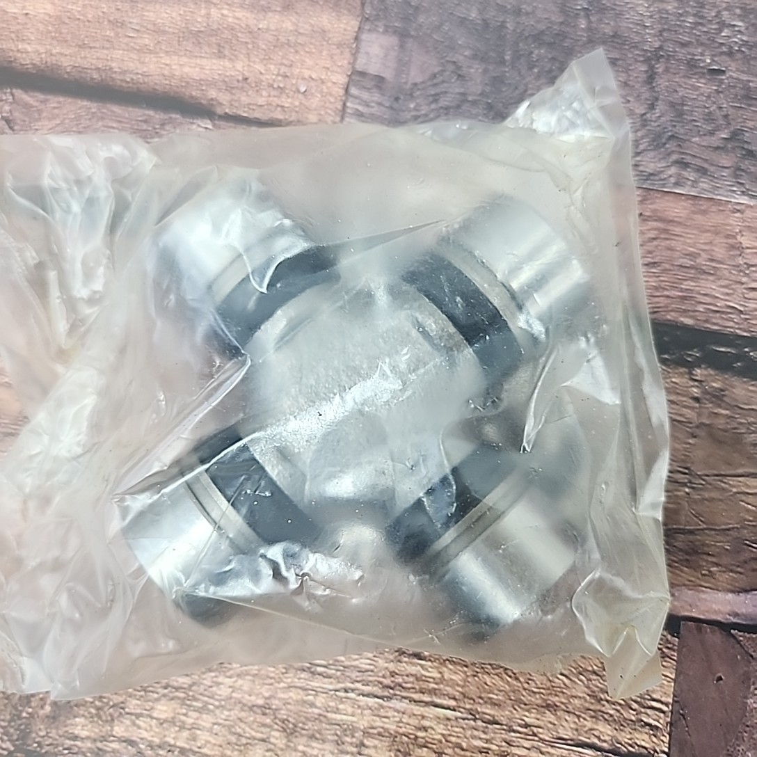 2x AMGauge 573 Non Greasable Front Axle U Joints For Ford Chevrolet Jeep Dana 30