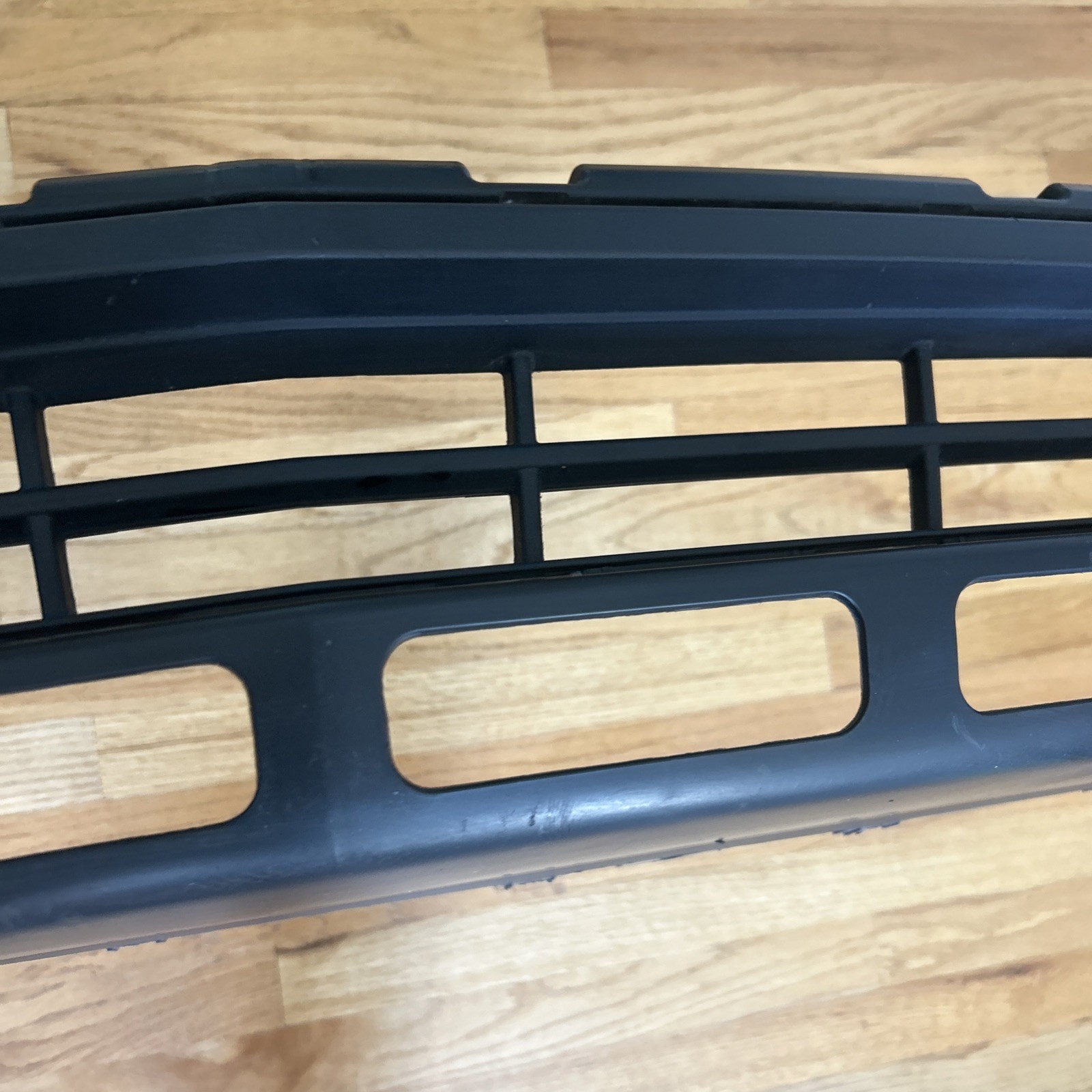 2019 2020 2021 Chevrolet Blazer L Front Lower Bumper Cover Grille 55118577 OEM