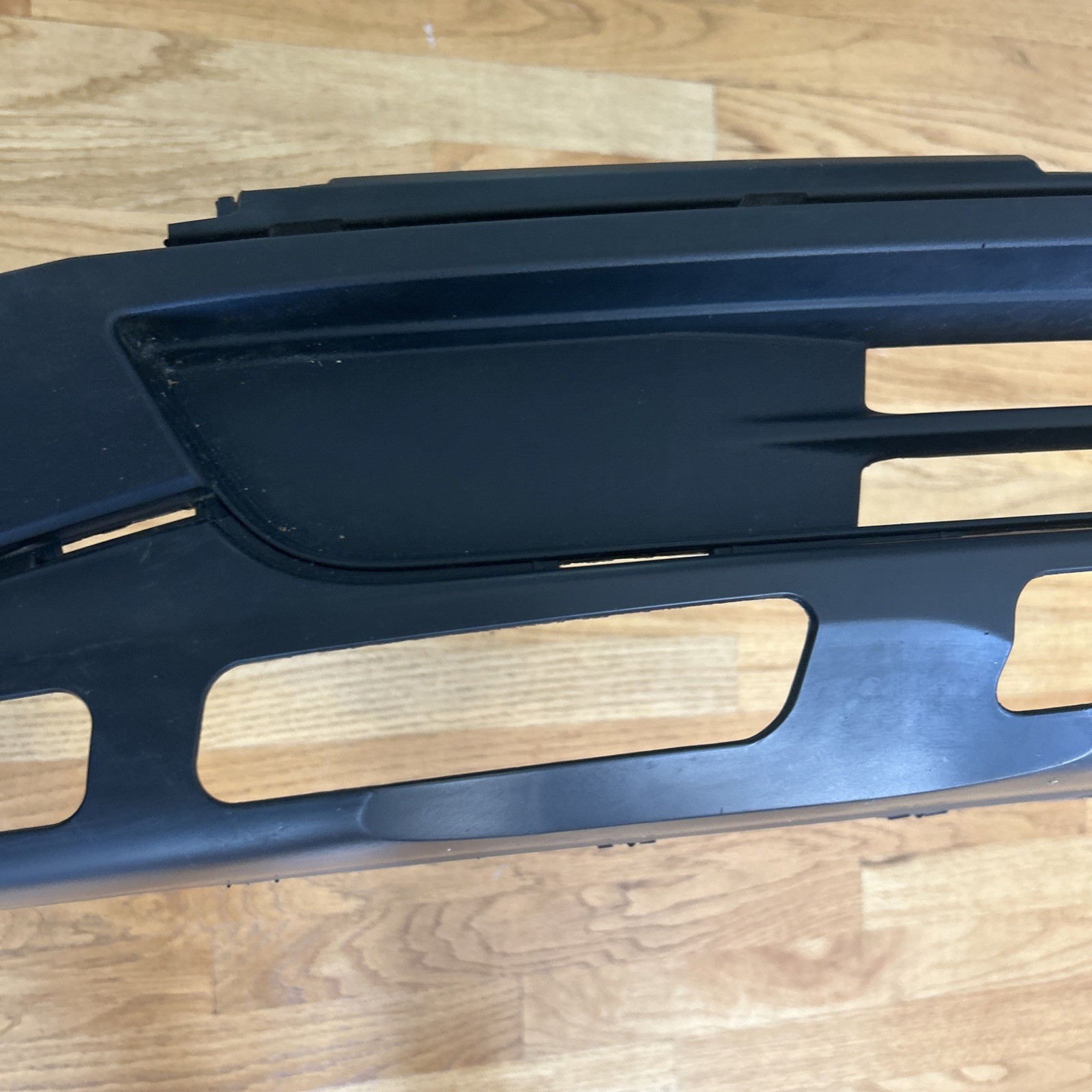 2019 2020 2021 Chevrolet Blazer L Front Lower Bumper Cover Grille 55118577 OEM