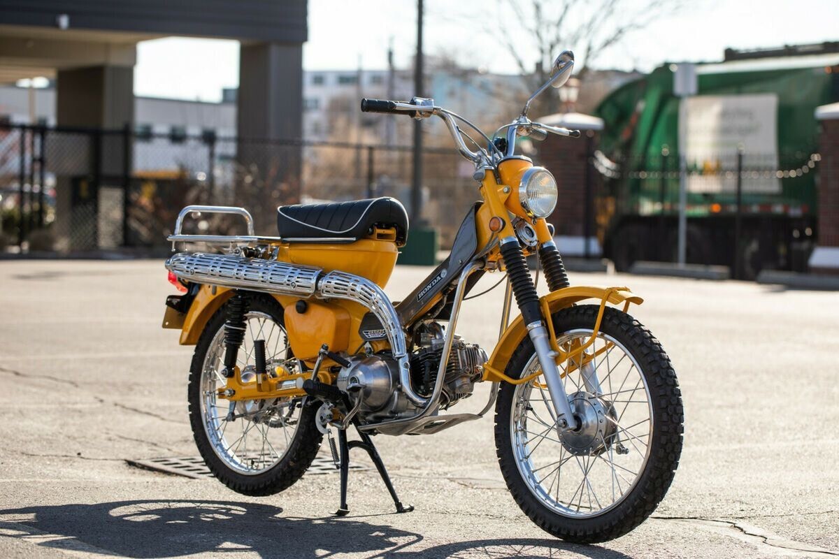 Honda CT90 CT200 Seat 1964 TO 1968 Model New Complete Reproduction Seat Black.