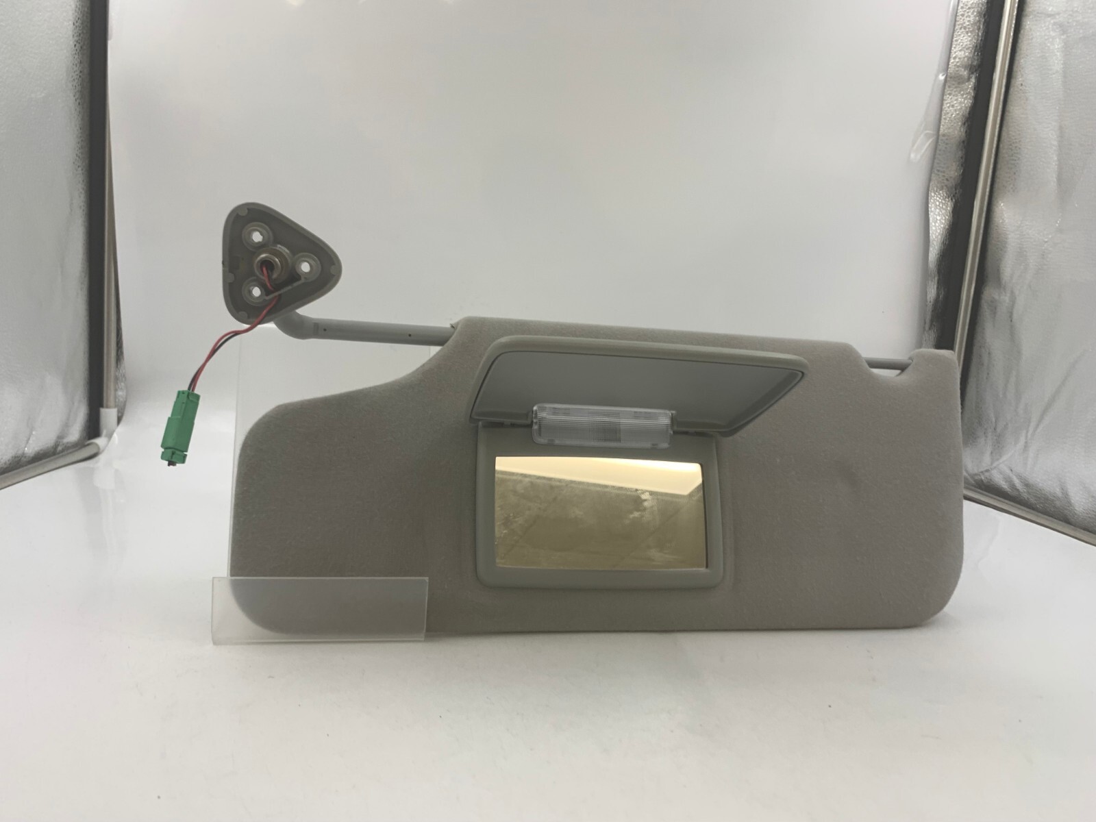 2005-2007 Ford Freestyle Driver Sun Visor Gray Illuminated OEM C03B02087