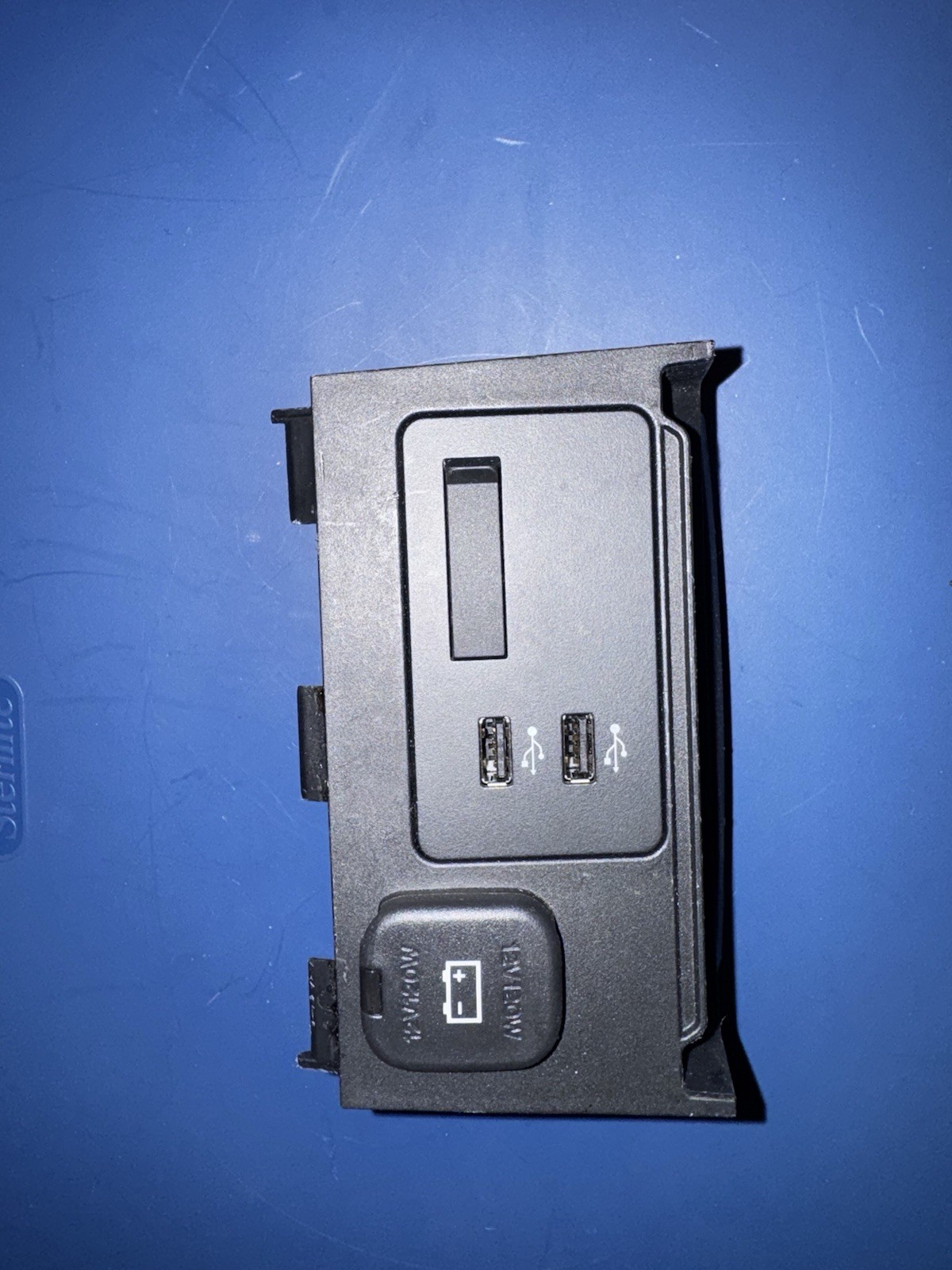 2020-2424 MAZDA3 CX-30 USB CONTROL MODULE AUX NAVI BDGG-669U0