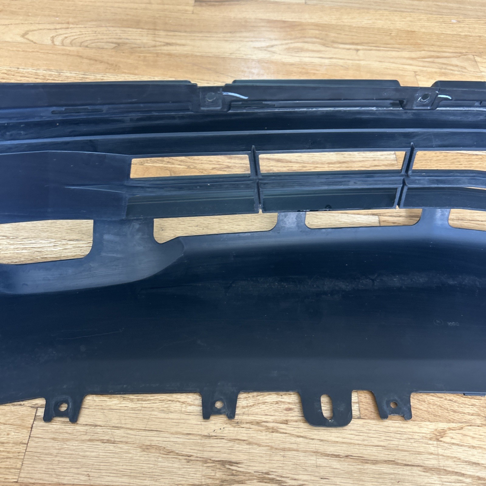 2019 2020 2021 Chevrolet Blazer L Front Lower Bumper Cover Grille 55118577 OEM