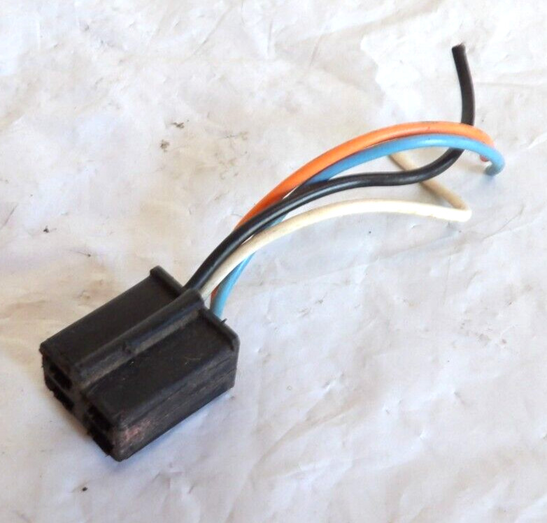 General Motors Cadillac 1601114 1973 Cadillac Windshield Wiper Switch Pig Tail