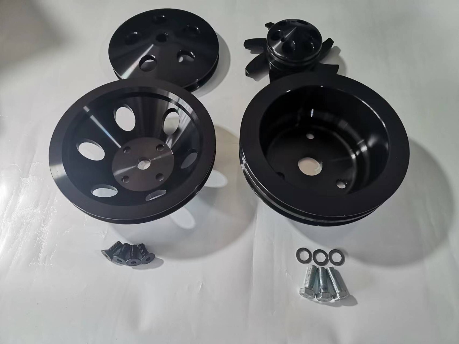 Small Block Chevy LWP Black Pulley Set PS Water Pump Crankshaft Alternator SBC