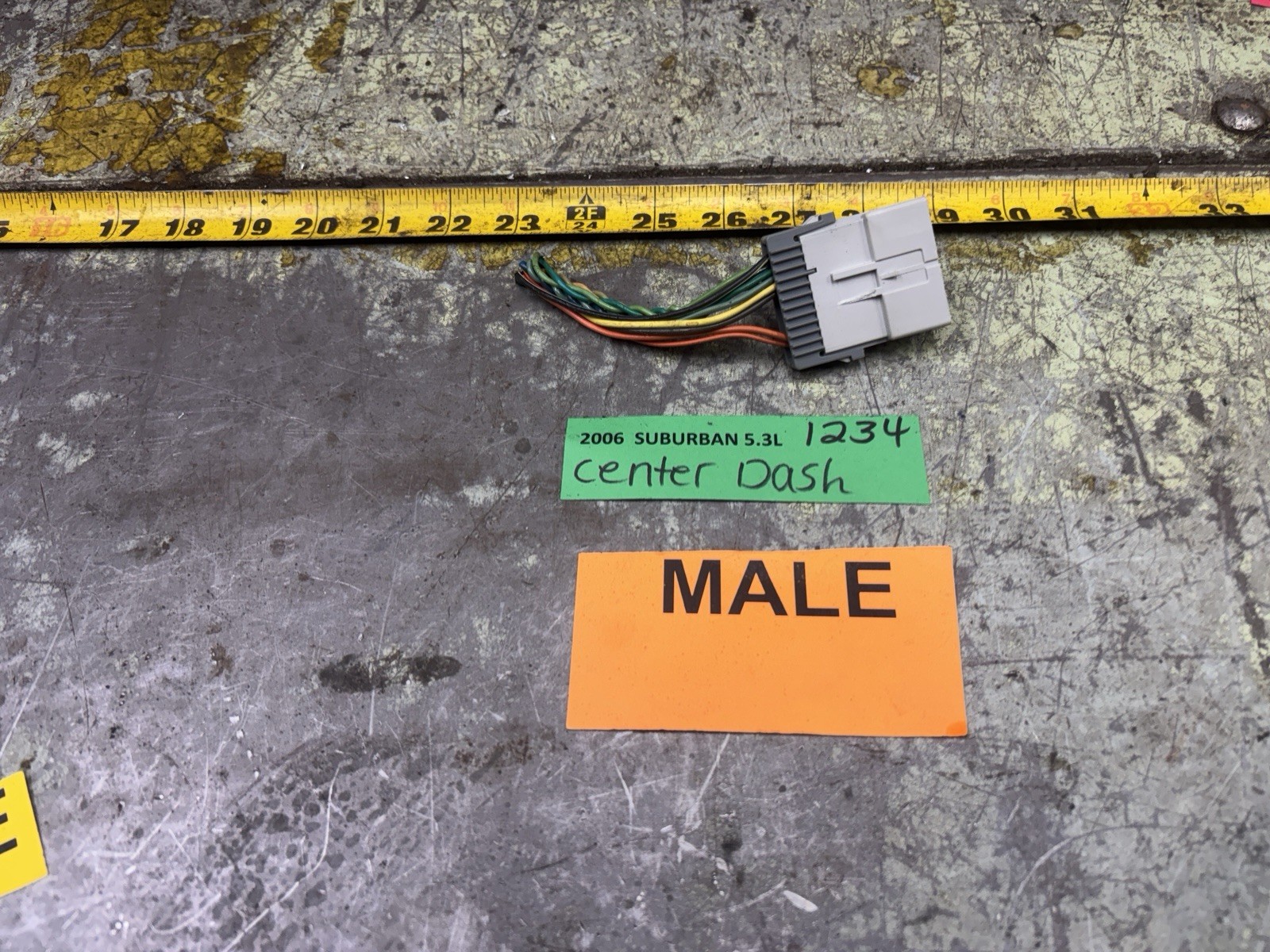 03-06 Gm truck Center Dash Male Wiring Connector 1234