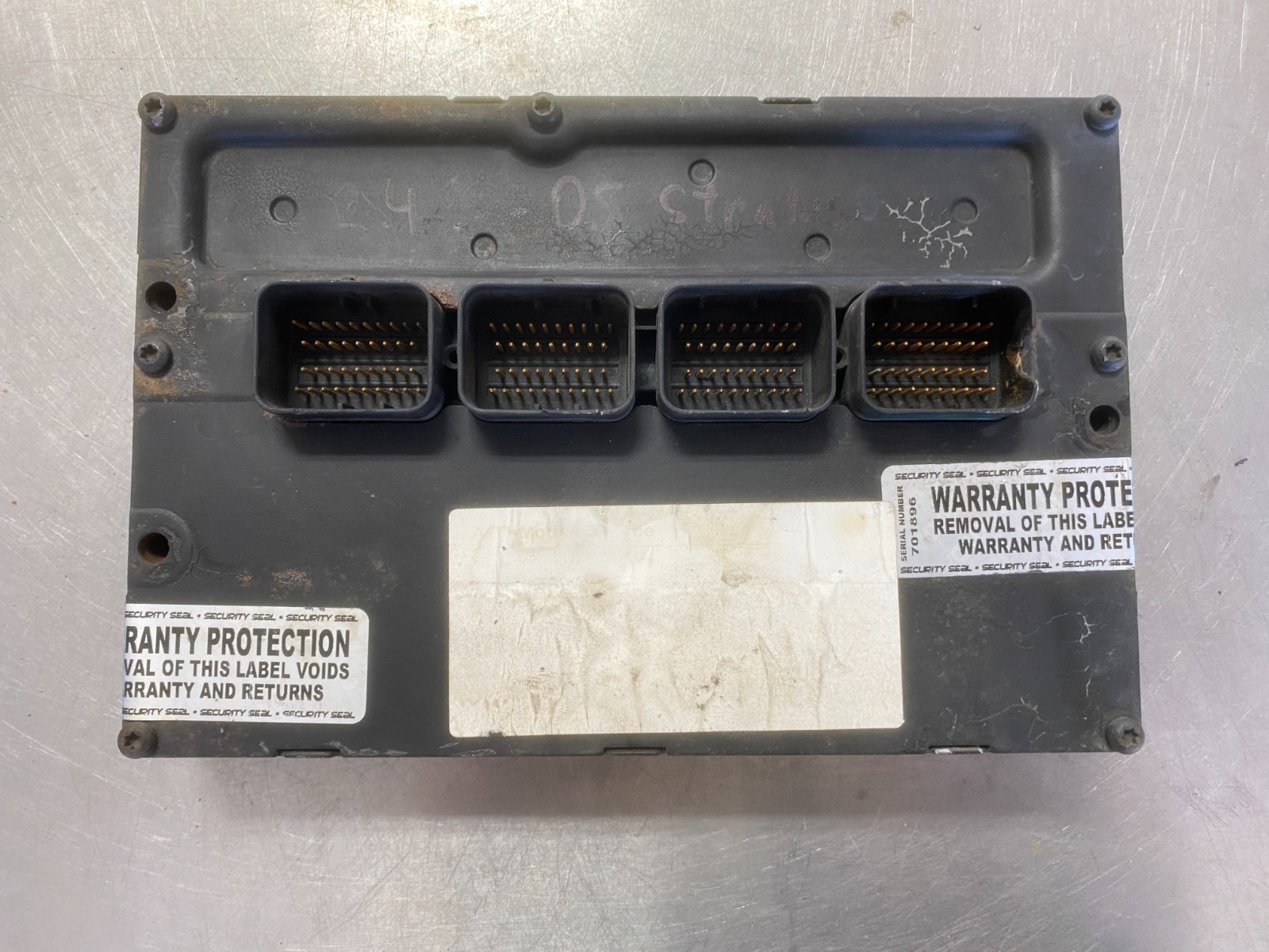 05 Engine ECM Electronic Control Module 2.4L Chipped Plug Stratus
