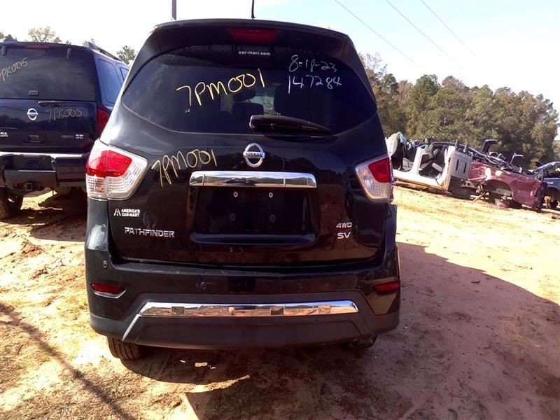 PATHFINDR 2015 Front Door Trim Panel 104452333