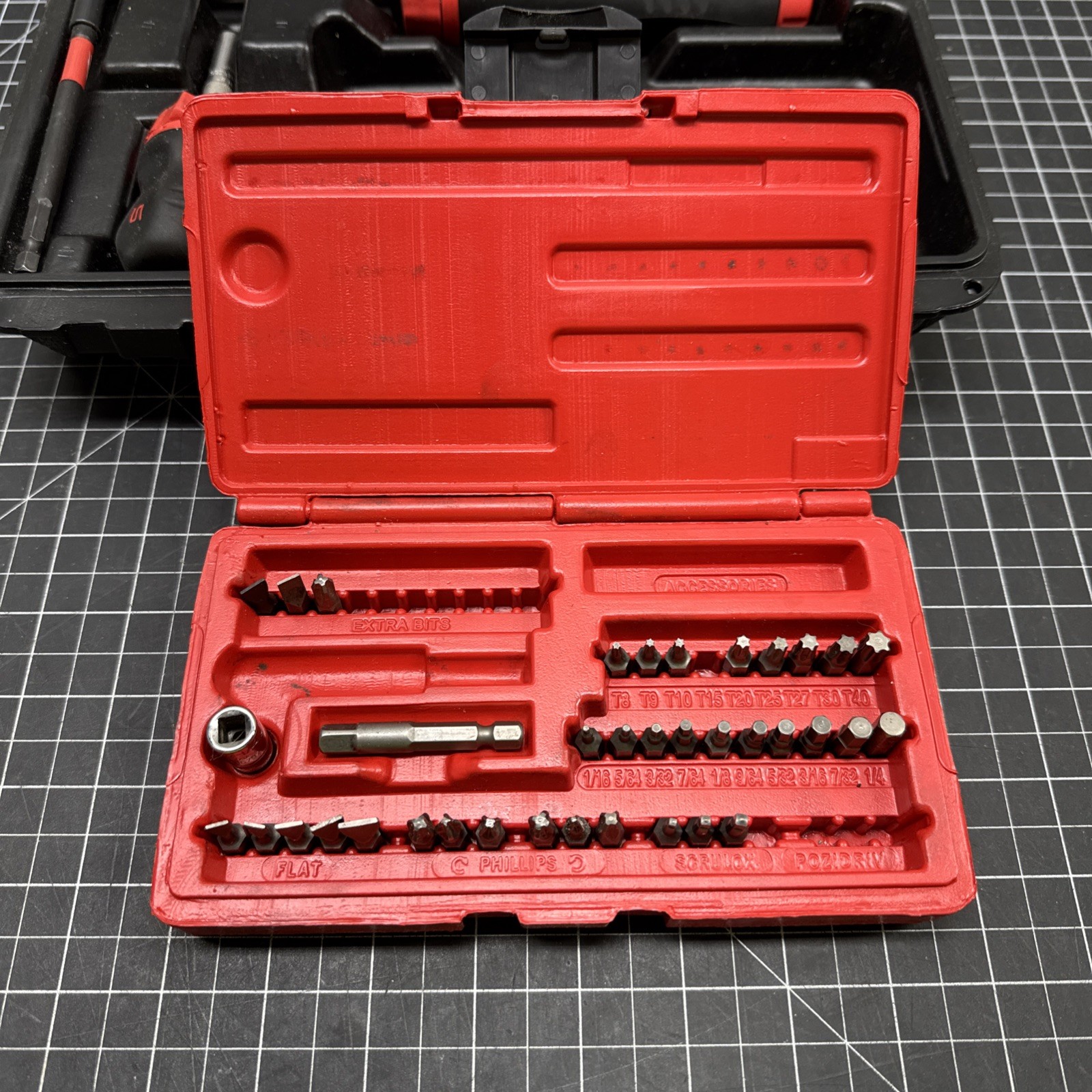 Snap-on Ratcheting Screwdriver SGDMRC108 W/ Magnetic Bit Set Not Complete H1
