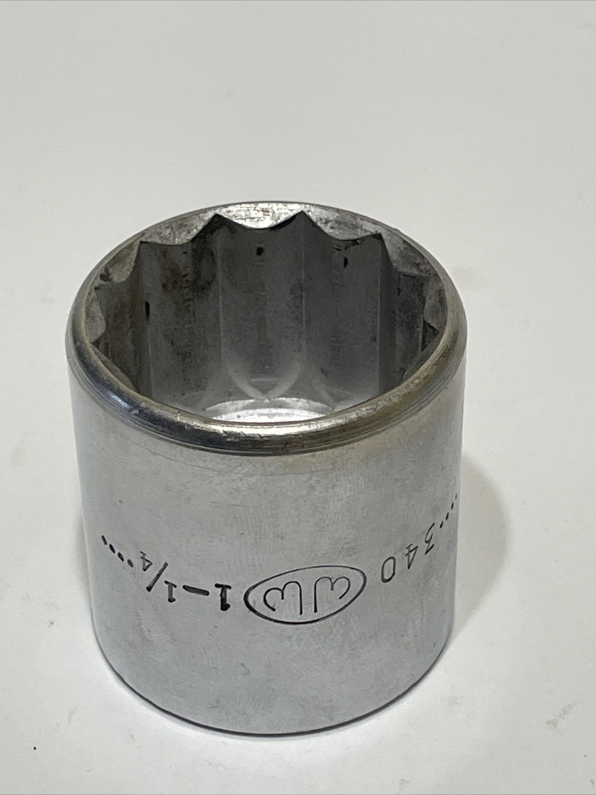 Vintage Walden Worcester WW 340 1-1/4In SAE 1/2″ Drive 12 Pt Socket Chrome