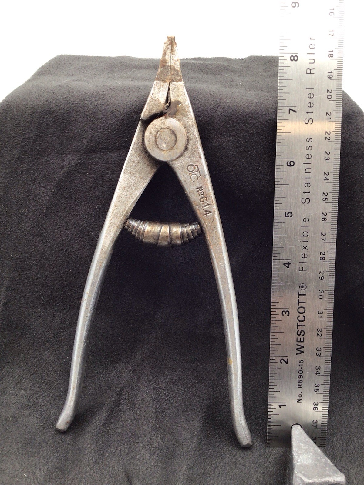 OTC No 614 Vintage External Horseshoe Snap Lock Ring Pliers 8” Long