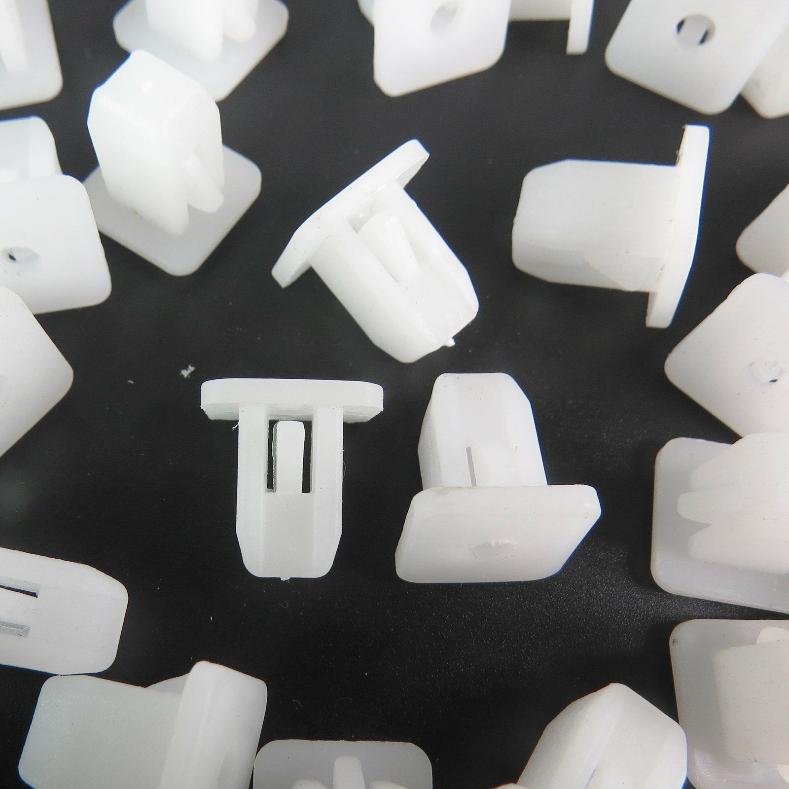 100 Nylon Nut #10 Screw Size Grommet Bumper Fender Clip Fits 8.5mm Square Hole