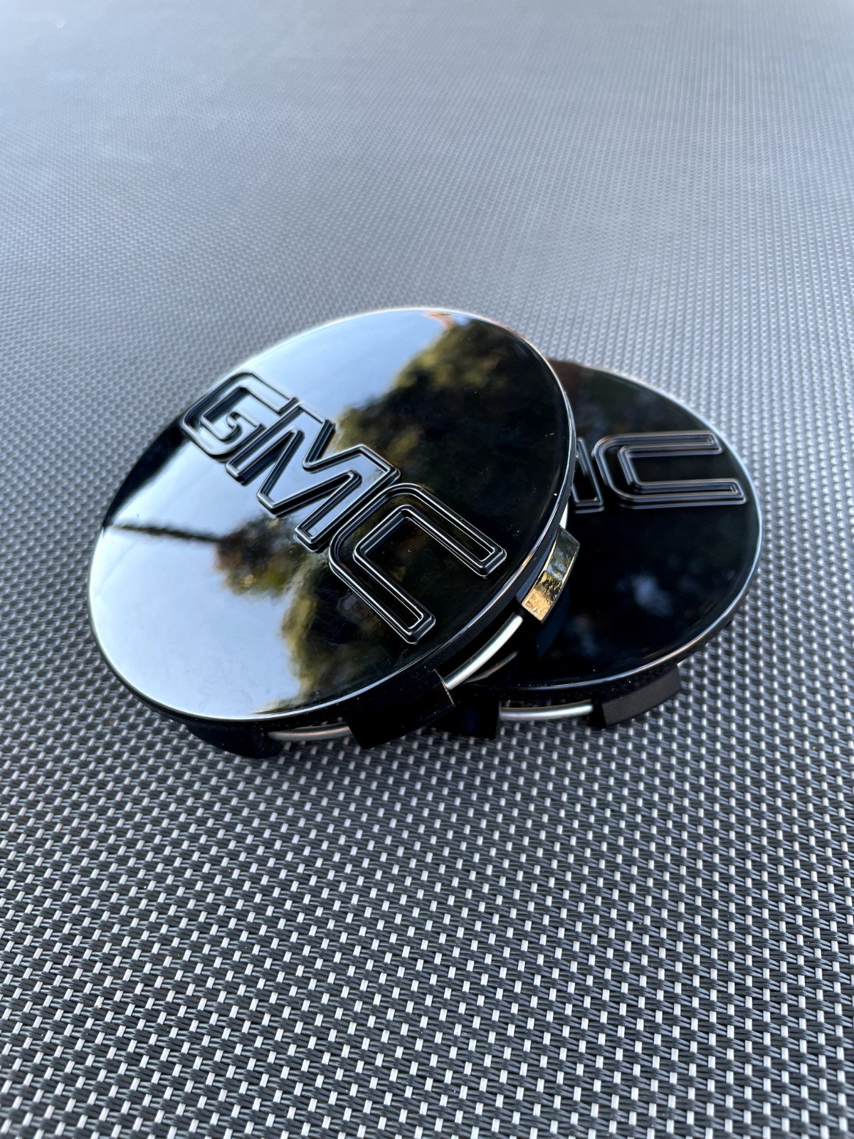 4 X GMC Glossy Black Center Caps 83MM(3 1/4″), Satisfaction Guaranteed!