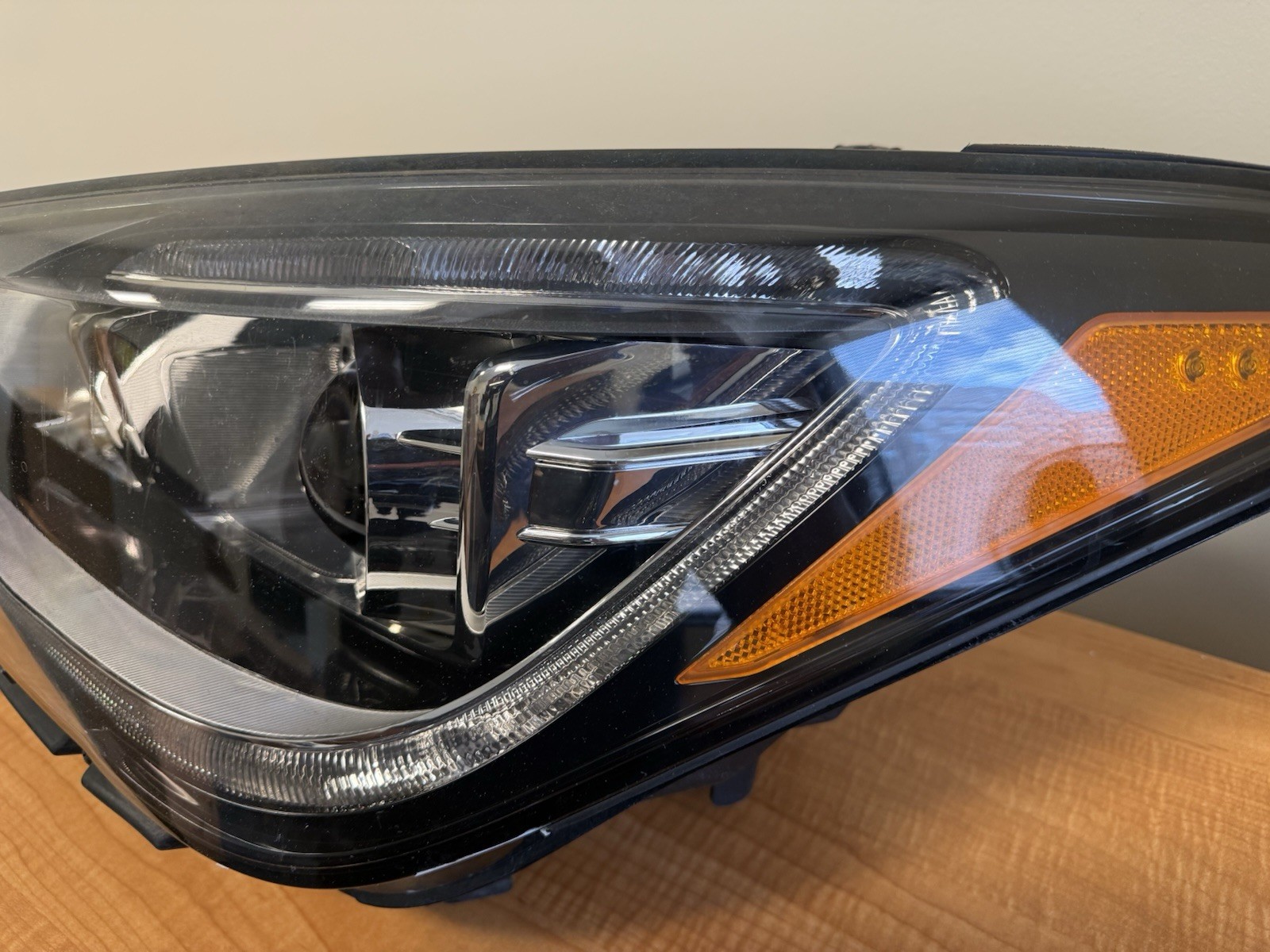 2015 Hyundai Genesis Sedan 5.0 V8 Left and Right Headlight Set