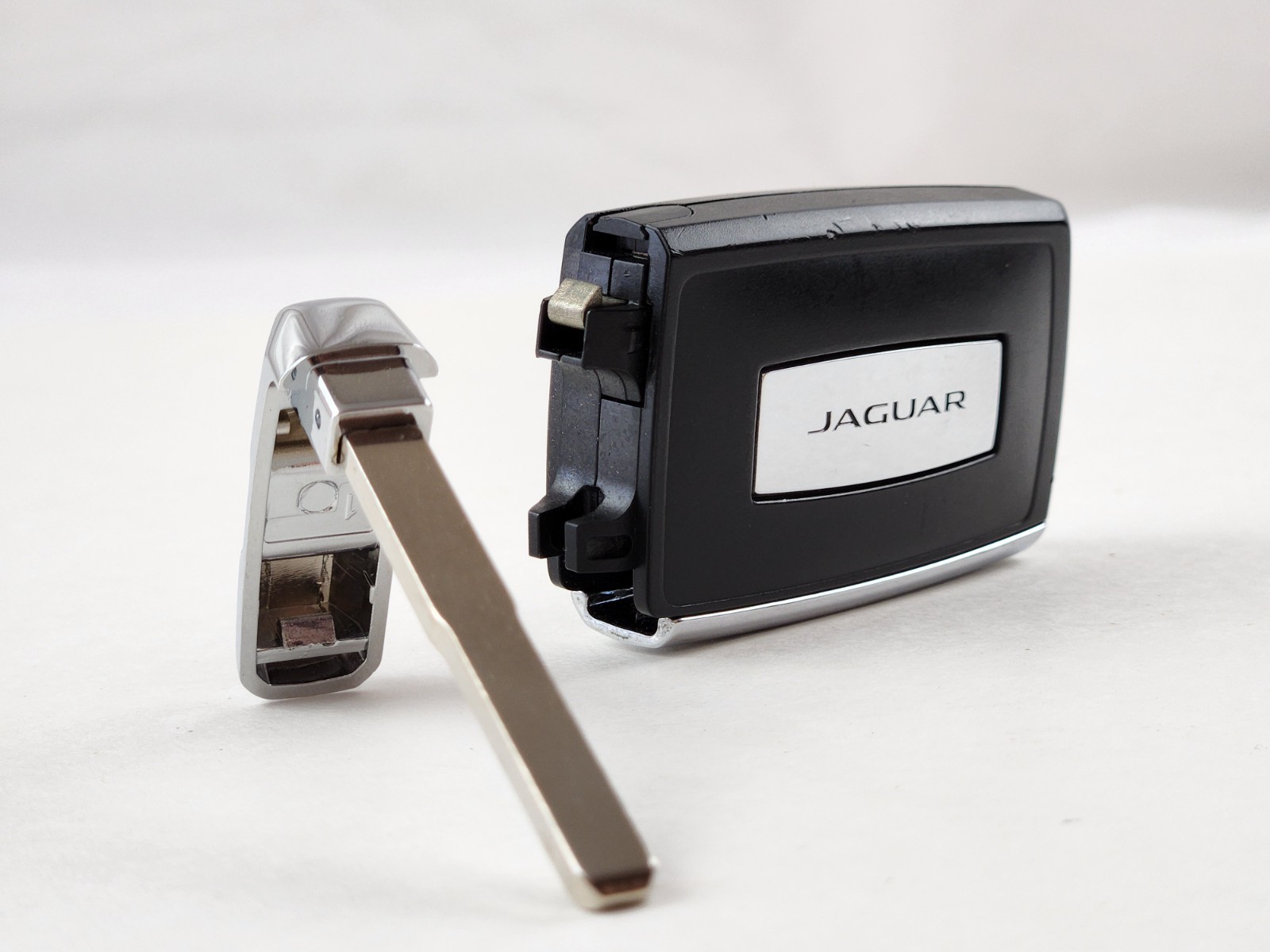 ORIGINAL JAGUAR 17-25 OEM SMART KEY LESS REMOTE FOB UNCUT INSERT PROX 315MHz USA