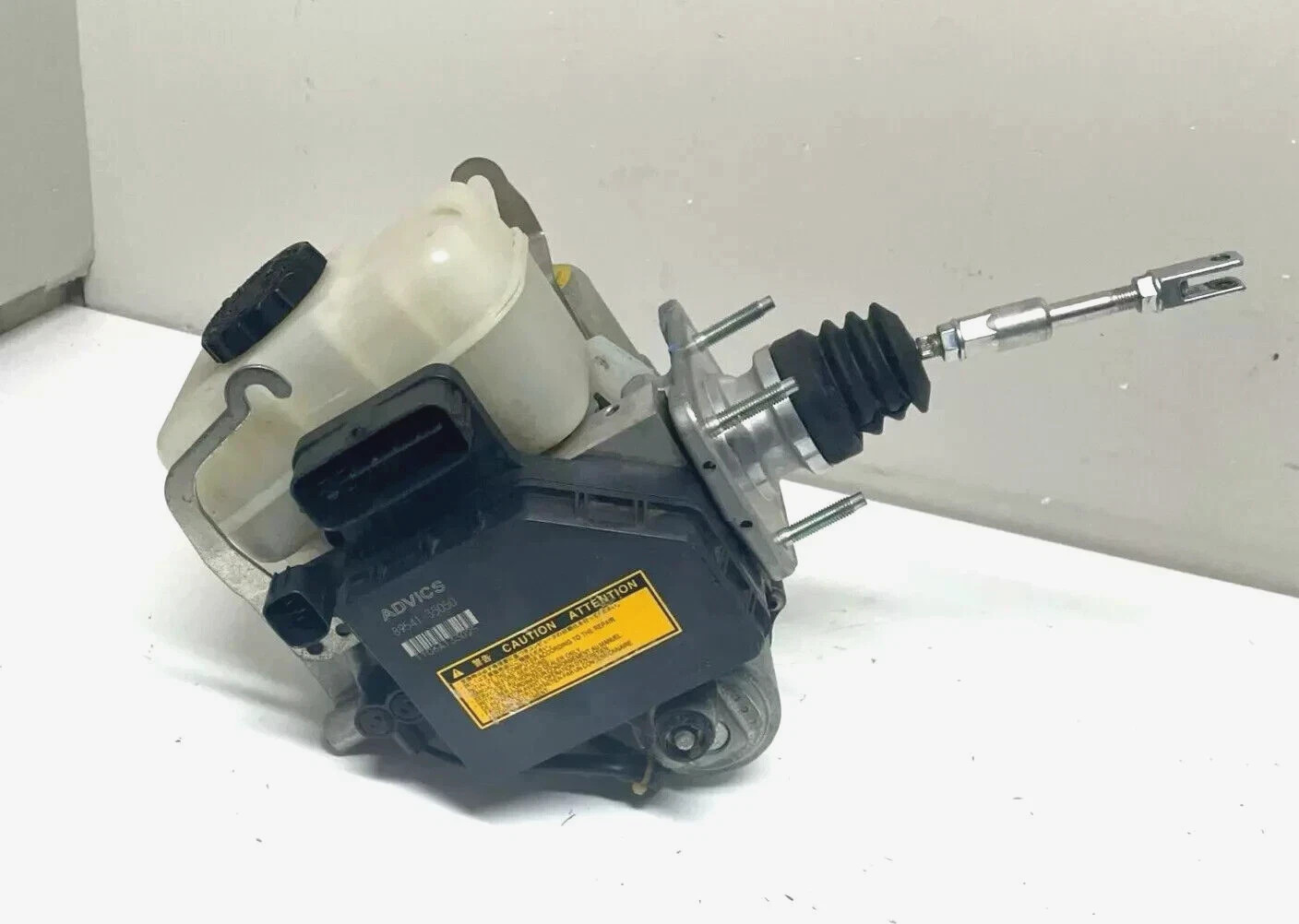 2005-2009 Toyota 4Runner Abs Anti-Lock Brake Pump Master Cylinder 89541-35050