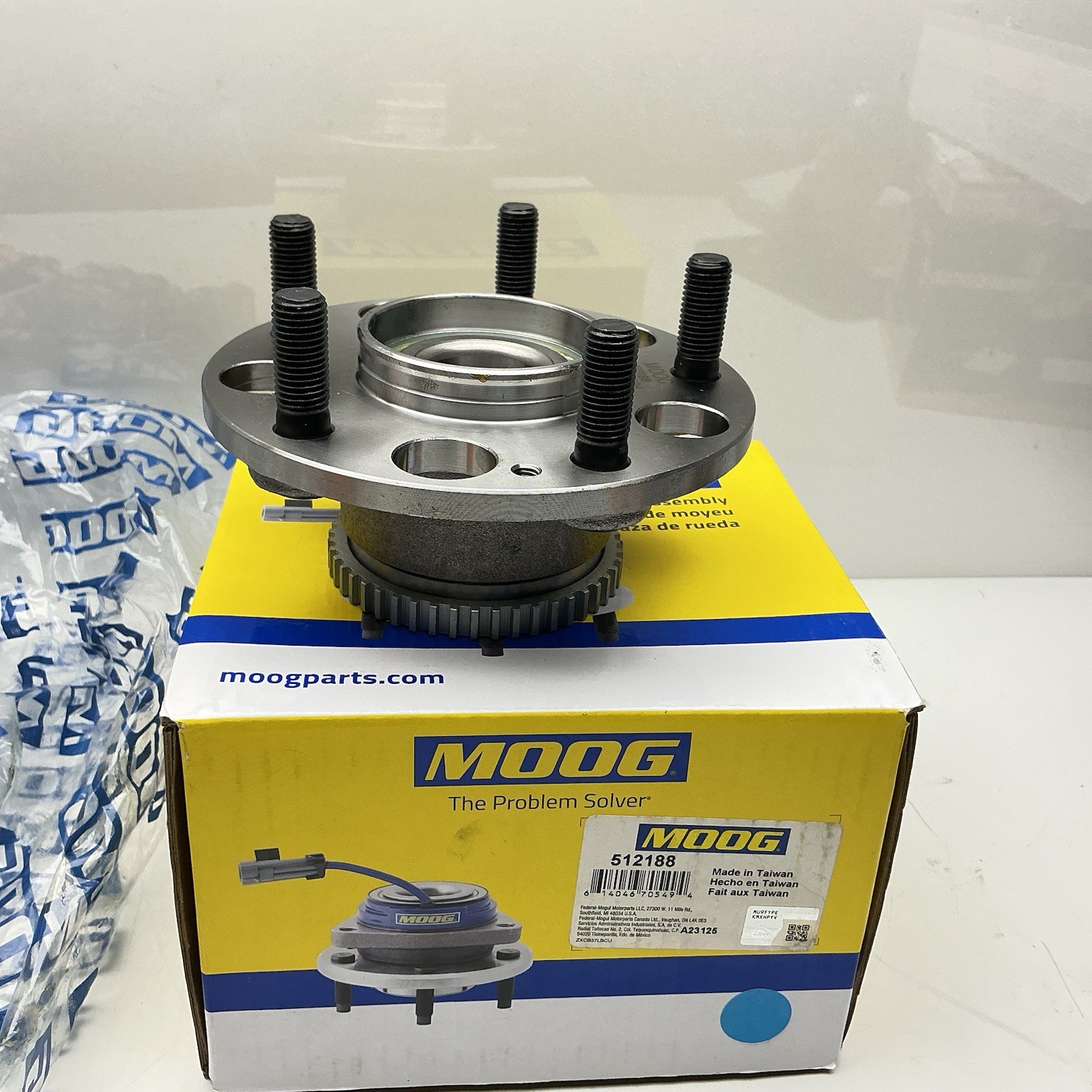 Wheel Bearing and Hub Assembly Moog 512188