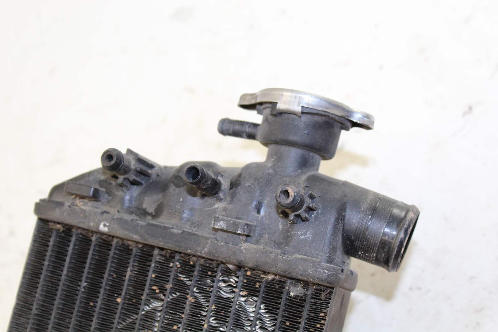 98 99 00 01 02 03 04 BMW K1200LT LEFT ENGINE RADIATOR MOTOR – STRAIGHT – NO LEAK