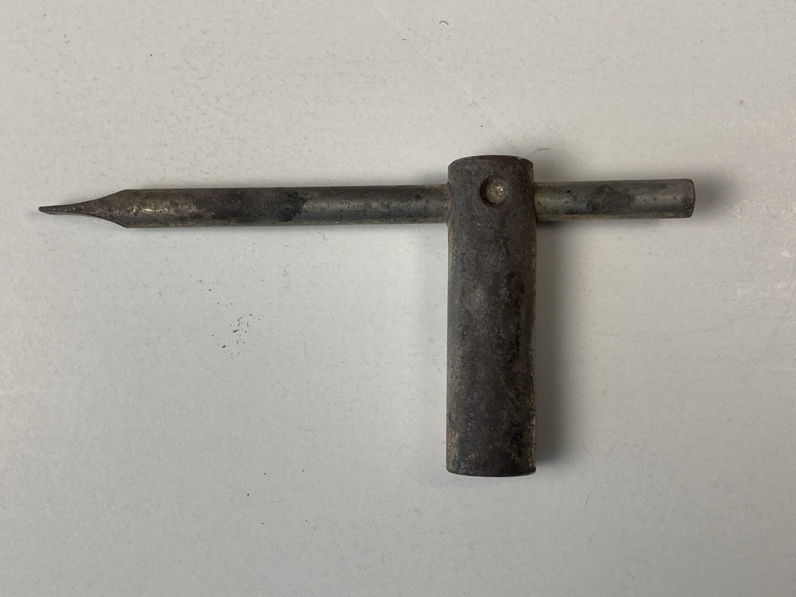 GM Small Wire Wheel Hubcap Lock Key Wrench 70’s 80’s 90’s Tool Locking OEM