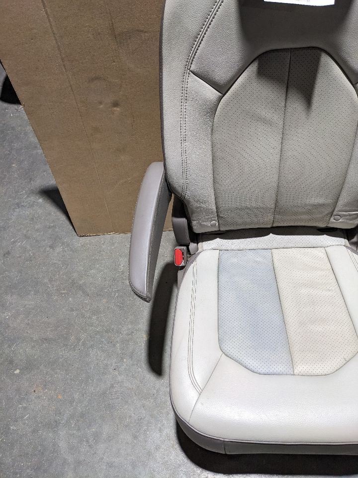 2017-2024 CHRYSLER PACIFICA REAR LEFT 2ND SECOND ROW SEAT CUSHION 1171783