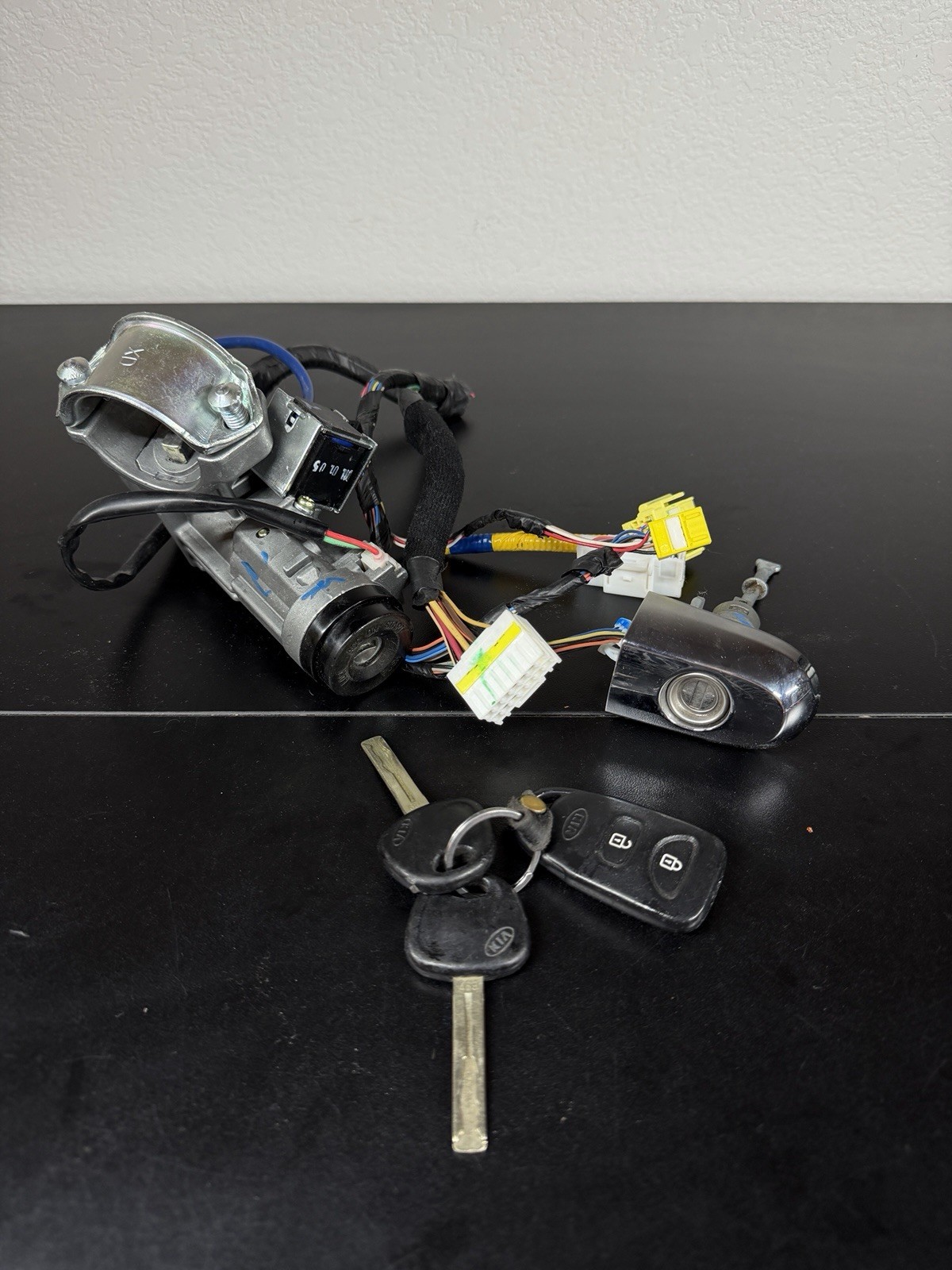 2011-2013 KIA SORENTO IGNITION SWITCH W/ DOOR LOCK CYLINDER 2 KEYS FOB OEM