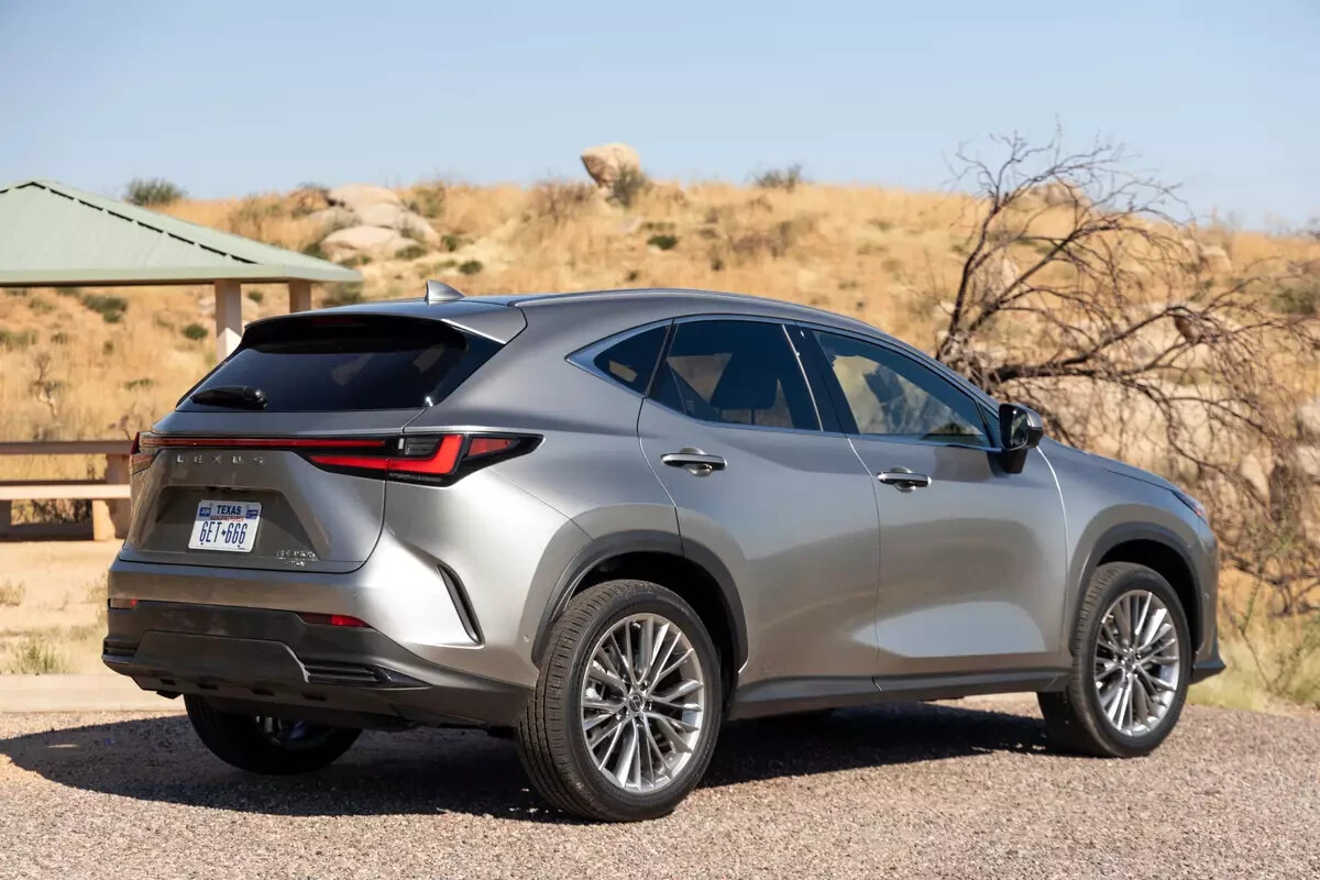 Touch Up Paint for Lexus color code 1J7, Atomic Silver. One ounce size !