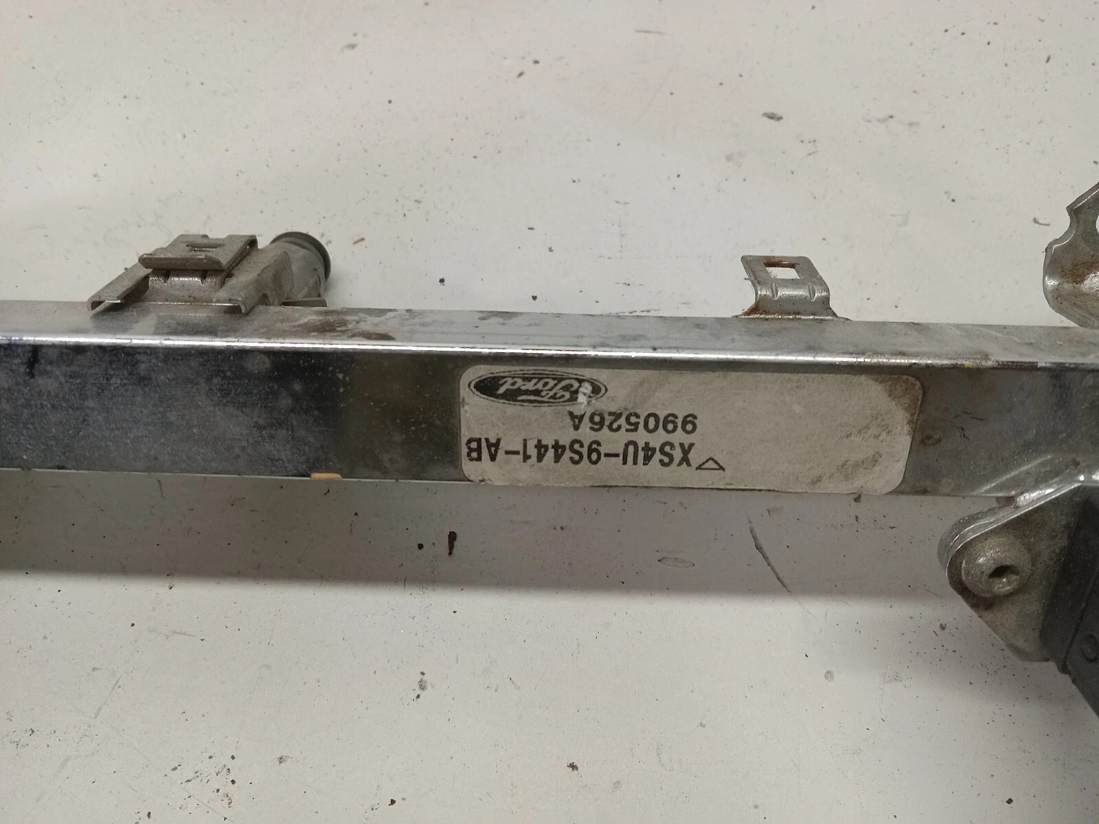 1998 – 2003 FORD ESCORT FUEL INJECTOR RAIL DOHC OEM, 322-05267