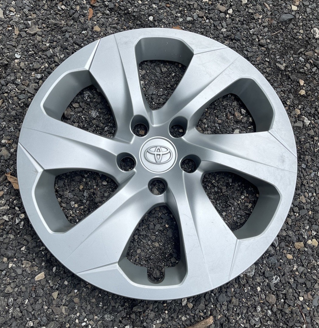 Single Toyota Rav4 Hubcap Wheel Cover 2019 20 21 22 17″ Factory Cap 61186 OEM
