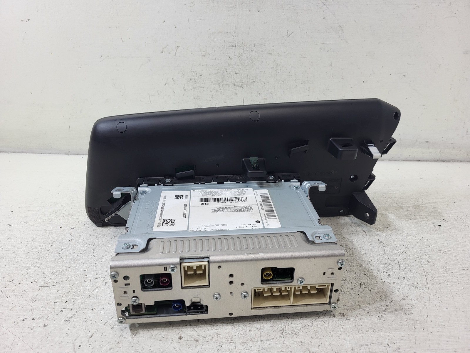2021-2023 Hyundai Elantra Display Screen Radio Receiver OEM LKQ