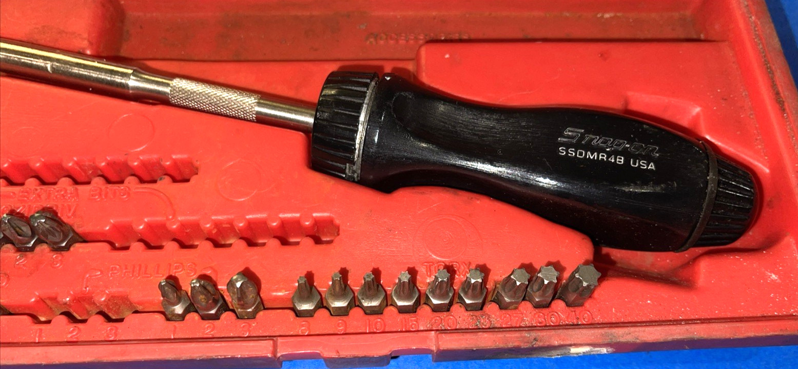 SNAP-ON TOOLS BLACK RATCHETING SCREWDRIVER IN A BIT KIT SHIPPED FREE IN THE US