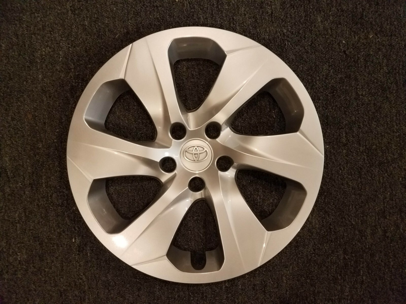 1 Brand New 2019 2020 2021 2022 RAV4 RAV 4 Hubcap 17″ Wheel Cover 61186
