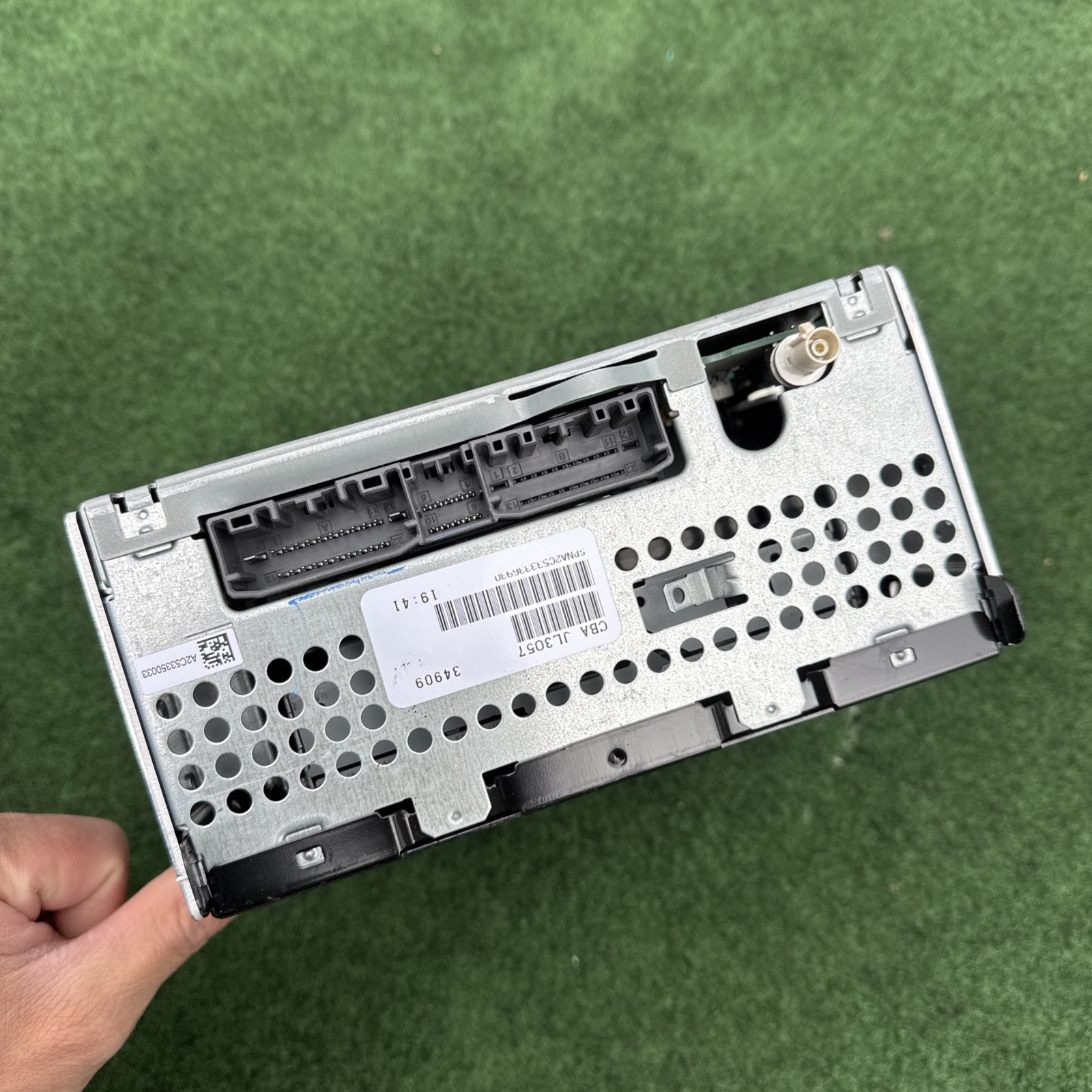 Chrysler Dodge Jeep AM FM Radio CD Player Aux RES OEM P05091111AC